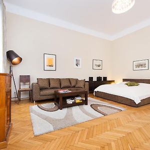 Studio con letto king size